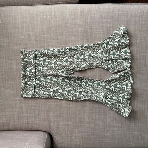 Floral Patterned Flared Pants